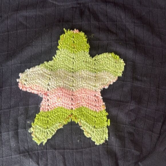 Urban Outfitters Renewal Remade Crochet Star Patch CrewNeck Black/Green M/L Nwt‎ - Picture 7 of 7